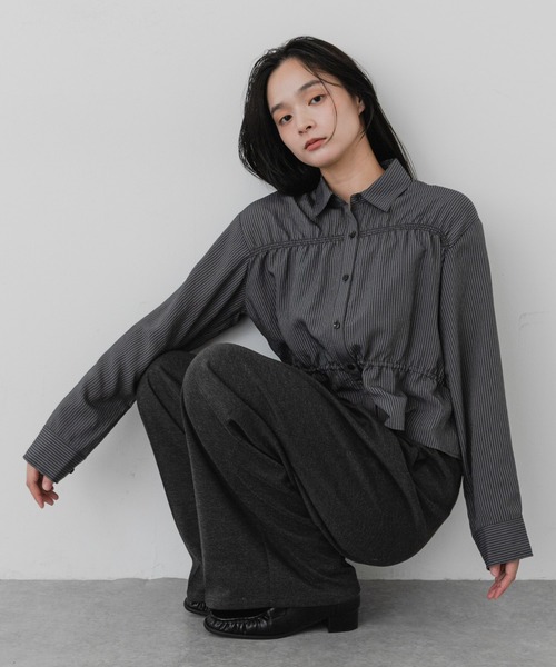 SENSE OF PLACE by URBAN RESEARCH(センスオブプレイスバイアーバンリサーチ)の「クロップドギャザーシャーリングシャツ(シャツ/ブラウス・レディース・ブルー系その他/ブラック系その他/ベージュ系その他・ONE)」の20枚目の写真