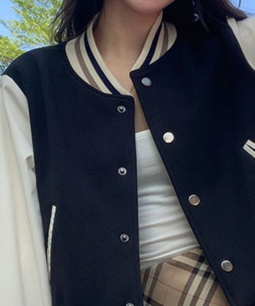 &soiree(アンドソワレ)の「配色スリーブラインリブスタジャン(スタジャン・レディース・ブラック・SMALL/MEDIUM/LARGE/X-LARGE)」の5枚目の写真