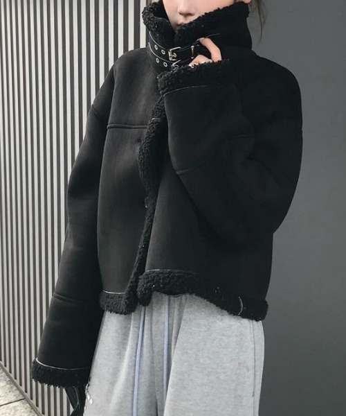 semplice(センプリチェ)の「ショートコート【韓国ファッション】(その他アウター・レディース・ブラック/ブラウン・F)」の8枚目の写真