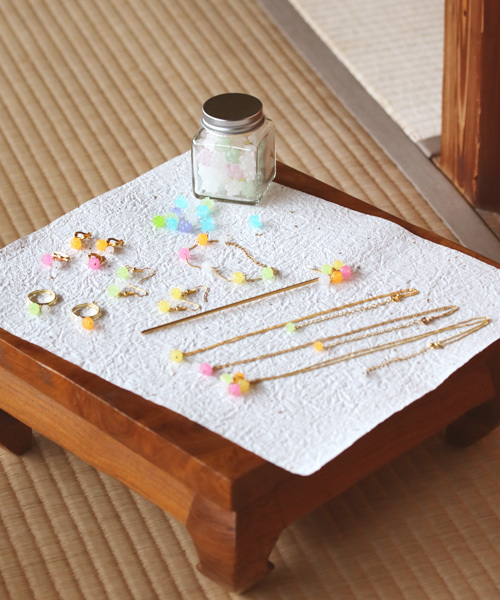倭物やカヤ（ワモノヤカヤ）の「【倭物やカヤ】金平糖ふたつぶピアス（ピアス（両耳用）・レディース・ピンク/グリーン/イエロー/オレンジ/パープル/ブルー・FREE）」の12枚目の写真