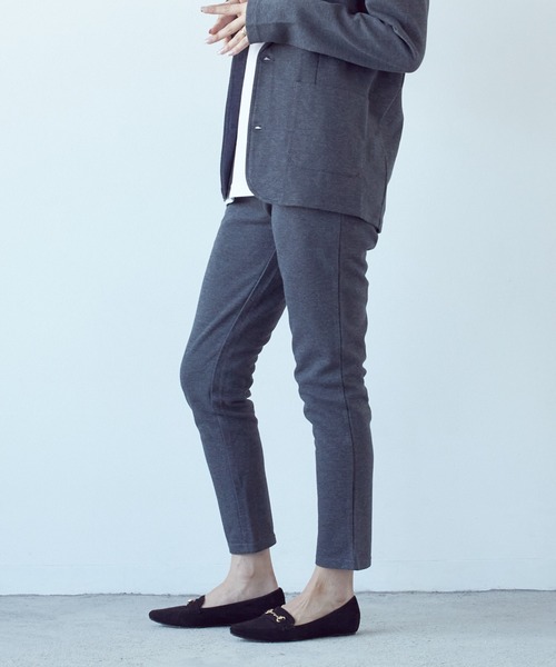 VIBGYOR（ヴィブジョー）の「カルゼアンクルパンツ(BL)（スラックス・レディース・ブラック/杢グレー/ネイビー/チャコールグレー・X-LARGE/LARGE/MEDIUM）」の17枚目の写真