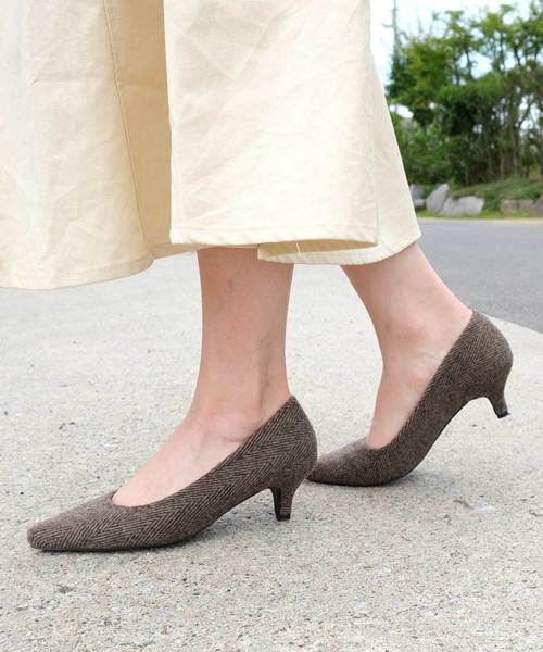 AmiAmi(アミアミ)の「走れるパンプス/美脚ポインテッドトゥ5㎝ヒールパンプス(パンプス・レディース・ブラック/ピンク/ブラック系その他2/ベージュ系その他/ブラック系その他/グレイッシュベージュ/グレー/ベージュ/ブルー/ベージュ系その他3/ピンク系その他/グリーン/ワイン/グレー系その他/レオパード/ブラウン/ネイビー/ベージュ系その他2/オリーブ/ブラック系その他3/パイソン/グリーン系その他/グレイッシュブルー/オレンジ系その他/ベージュ系その他4/グレー系その他2/ライトグレー/グレー系その他3/アイボリー/ブラック系その他4/ブラウン系その他/キャメル/カーキ/イエロー系その他/シルバー/ミント/ベージュ系その他5/ブラウン系その他2/ベージュ系その他6/パープル系その他/ベージュ系その他7/ブラック系その他5/ブラウン系その他3/ホワイト系その他/ゼブラ/パープル/ダークベージュ/イエロー系その他2/ライトグリーン/ホワイト系その他2/ブラック系その他6/チャコール/ブラウン系その他4/ブラック系その他7/ブロンズ/ブルー系その他/その他/オレンジ/ホワイト系その他3/ライトベージュ/モカ/パープル系その他2/バーガンディー/その他1/グレー系その他4/ドット/ライトブルー・37/40/39/38/35/36/34)」の22枚目の写真