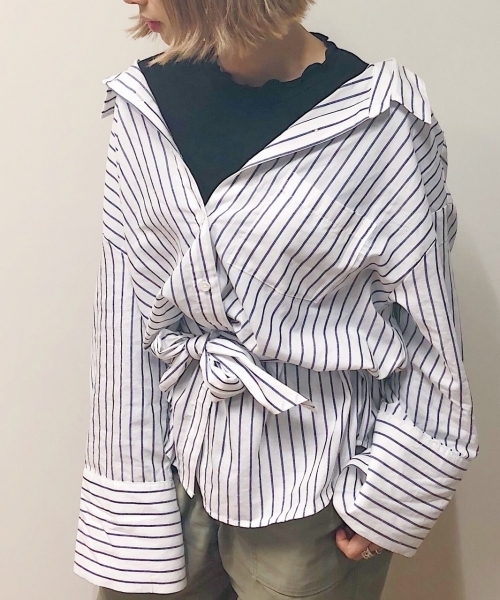 PAGEBOY(ページボーイ)の「共布ベルト付きロングシャツ(シャツ/ブラウス・レディース・ホワイト/ベージュ/ネイビー/ブルー系その他・FREE)」の3枚目の写真