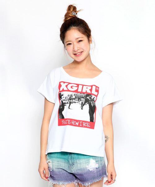 X-girl（エックスガール）の「BOYS S/S TOP（Tシャツ/カットソー・レディース・ホワイト/ブラック/レッド/ブルー・1/2）」の2枚目の写真