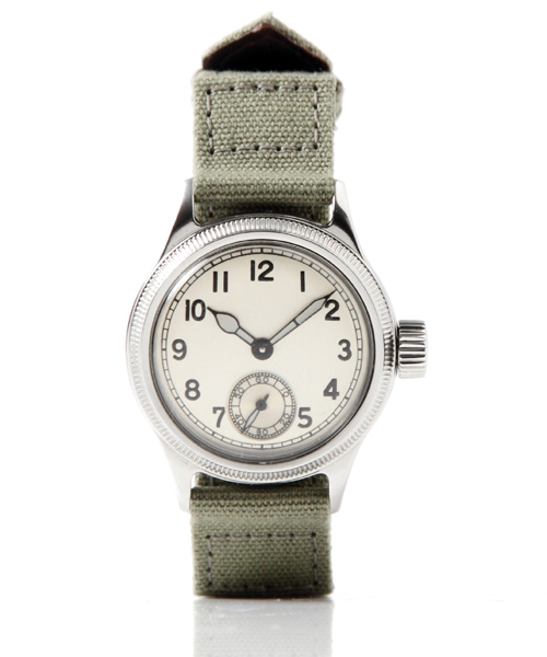 BEAMS PLUS ビームス A-11 Small Second BEAMS PLUS（ビームスプラス）の「BEAMS PLUS / “Small Second