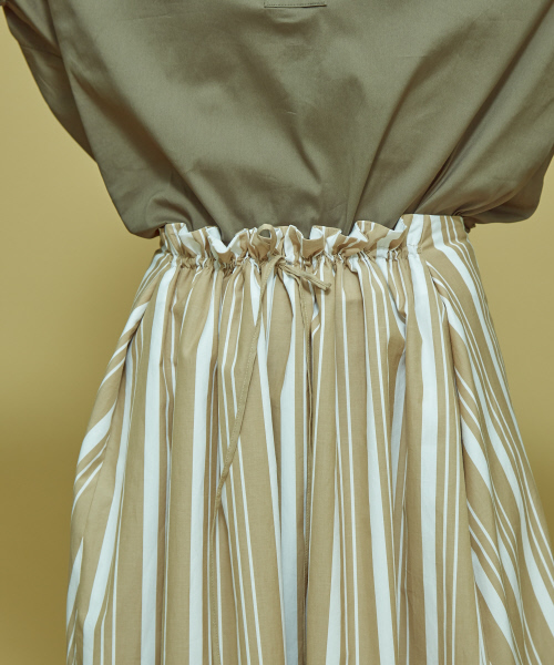 Abahouse Devinette（ドゥヴィネット）の「フロントギャザータックスカート（スカート・レディース・ブラック/ベージュ・フリー）」の7枚目の写真