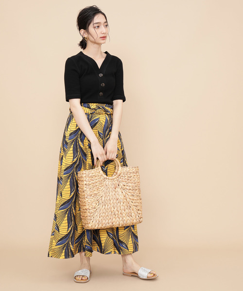 ADAM ET ROPE'(アダムエロペ)の「スクエアトゥラインストーンサンダル(サンダル・レディース・ブラック/ブラウン/シルバー・36/37/38)」の4枚目の写真