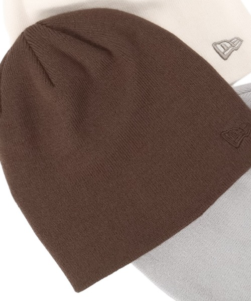 NEW ERA(ニューエラ)の「ニューエラ ベーシック ビーニー ニット帽(ニットキャップ/ビーニー・メンズ・ブラック×ホワイト/ロイヤルブルー/ケリーグリーン/ブラウン/ブルー系その他/ブラック×ゴールド/ライトグレー/ネイビー/レッド/アイボリー/ホワイト×ブラック/グリーン系その他/バーガンディー/グレー系カモフラージュ/ウィート/チャコール/パープル系その他/ブラック×ブラック/ベージュ/イエロー/アーミー/タイガーカモ/グリーン系その他2/ブラック×シルバー/ブラック系その他2/ブラック系その他3/パープル/ストーン/ベージュ系その他2/グリーン系その他3/ブラウン系その他/オリーブ/ネイビー系/チャコールグレー/オフホワイト/ライトグレー系/ダークブラウン/ライトイエロー/ライトピンク/オレンジ・FREE)」の15枚目の写真
