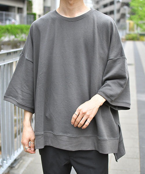 kutir（クティール）の「【ビッグシルエット】裏毛ハーフスリーブプルオーバー（Tシャツ/カットソー・メンズ・チャコールグレー/ブラック/ライトブルー/ベージュ・LARGE/MEDIUM）」の1枚目の写真