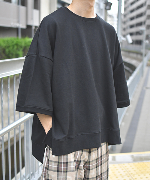 kutir（クティール）の「【ビッグシルエット】裏毛ハーフスリーブプルオーバー（Tシャツ/カットソー・メンズ・チャコールグレー/ブラック/ライトブルー/ベージュ・LARGE/MEDIUM）」の2枚目の写真