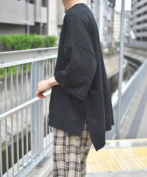 kutir（クティール）の「【ビッグシルエット】裏毛ハーフスリーブプルオーバー（Tシャツ/カットソー・メンズ・チャコールグレー/ブラック/ライトブルー/ベージュ・LARGE/MEDIUM）」の22枚目の写真