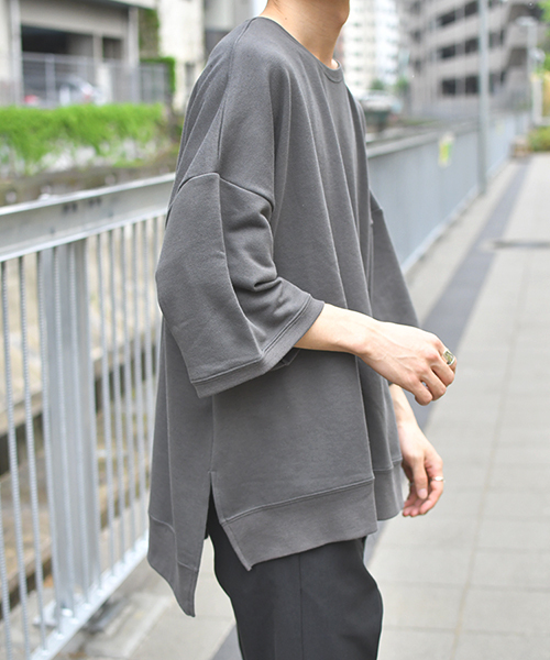kutir（クティール）の「【ビッグシルエット】裏毛ハーフスリーブプルオーバー（Tシャツ/カットソー・メンズ・チャコールグレー/ブラック/ライトブルー/ベージュ・LARGE/MEDIUM）」の15枚目の写真