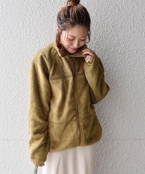 ROTHCO(ロスコ)の「ROTHCO:GENTIONⅢ ECWCSフリースジャケット(ブルゾン・レディース・ブラック/ベージュ・ONE SIZE)」の4枚目の写真