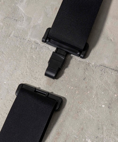 MAISON SPECIAL（メゾンスペシャル）の「《ユニセックスアイテム》カウレザー×テープコンビ2WAYショルダーショッピングバッグ 【MAISON SPECIAL/メゾンスペシャル】（ショルダーバッグ・メンズ・ブラック・FREE）」の2枚目の写真