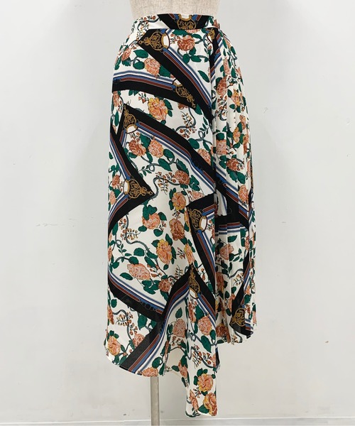 PICCIN（ピッチン）の「フラワーパネルプリーツ切替スカート（スカート・レディース・ベージュ・M/L）」の2枚目の写真