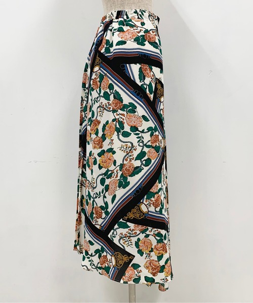 PICCIN（ピッチン）の「フラワーパネルプリーツ切替スカート（スカート・レディース・ベージュ・M/L）」の4枚目の写真