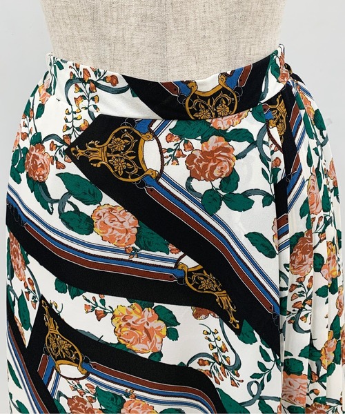 PICCIN（ピッチン）の「フラワーパネルプリーツ切替スカート（スカート・レディース・ベージュ・M/L）」の6枚目の写真