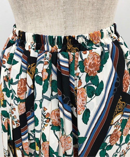 PICCIN（ピッチン）の「フラワーパネルプリーツ切替スカート（スカート・レディース・ベージュ・M/L）」の7枚目の写真