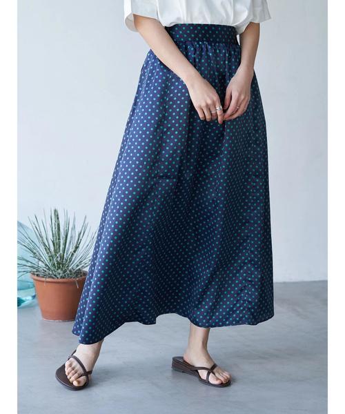 AMERICAN HOLIC（アメリカンホリック）の「サテンギャザーフレアスカート（スカート・レディース・その他9/ブルー系その他3/マルチ・M/L）」の18枚目の写真