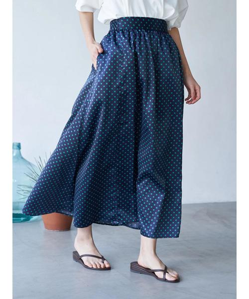 AMERICAN HOLIC（アメリカンホリック）の「サテンギャザーフレアスカート（スカート・レディース・その他9/ブルー系その他3/マルチ・M/L）」の16枚目の写真