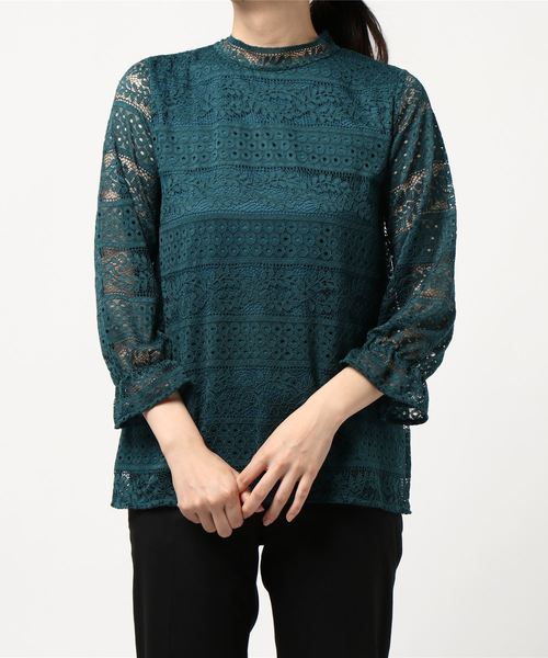 BELLUNA PLUS(ベルーナ)の「レース素材ハイネックブラウス(シャツ/ブラウス・レディース・ベージュ/ネイビー/ターコイズブルー/パープル系その他・MEDIUM/LARGE/X-LARGE)」の15枚目の写真
