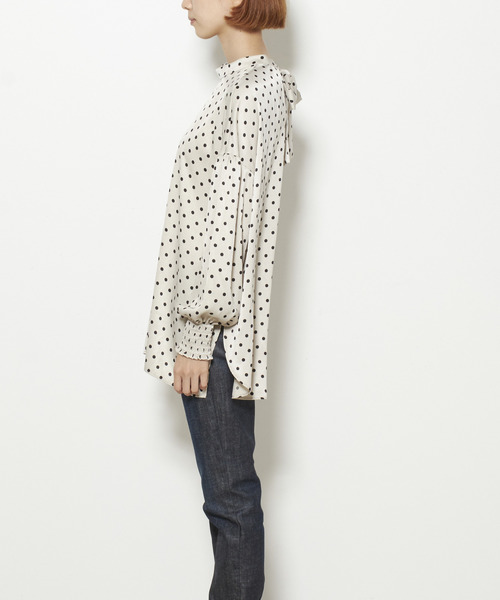 Tiara（ティアラ）の「ピーチサテンドットブラウス（シャツ/ブラウス・レディース・アイボリー/ブラック・FREE）」の7枚目の写真