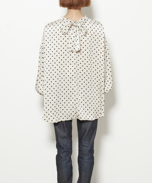 Tiara（ティアラ）の「ピーチサテンドットブラウス（シャツ/ブラウス・レディース・アイボリー/ブラック・FREE）」の8枚目の写真