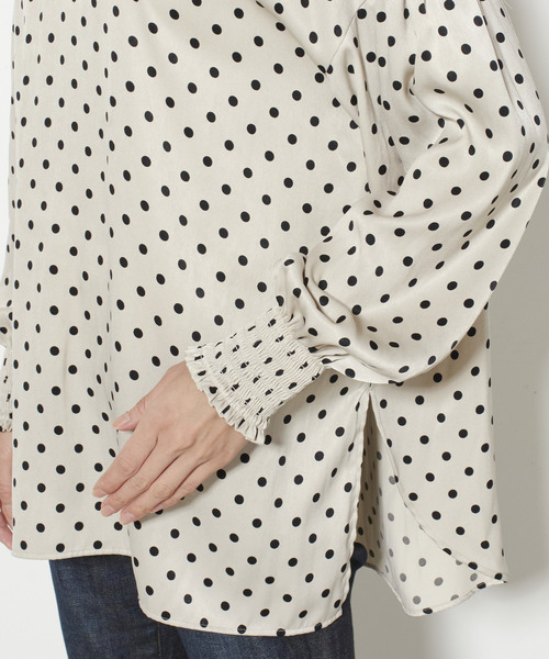 Tiara（ティアラ）の「ピーチサテンドットブラウス（シャツ/ブラウス・レディース・アイボリー/ブラック・FREE）」の11枚目の写真