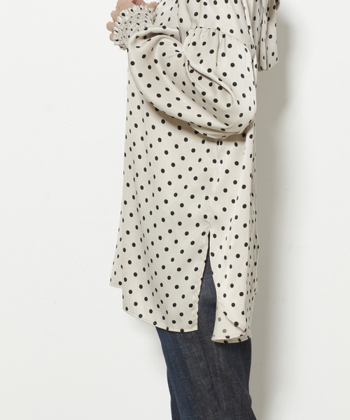 Tiara（ティアラ）の「ピーチサテンドットブラウス（シャツ/ブラウス・レディース・アイボリー/ブラック・FREE）」の12枚目の写真