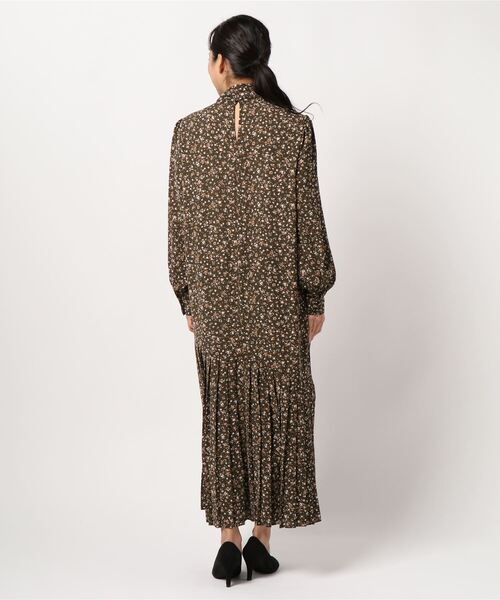LOWRYS FARM（ローリーズファーム）の「ハナガラプリーツワンピース　923059（ワンピース・レディース・ブラック/ダークブラウン・FREE）」の4枚目の写真