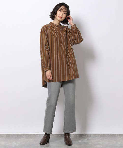 LAKOLE（ラコレ）の「アソートくるみボタンロングシャツ / LAKOLE（シャツ/ブラウス・レディース・ブラウン/ネイビー/オフホワイト・SMALL/MEDIUM）」の10枚目の写真