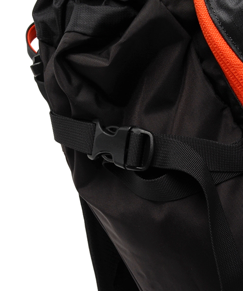 ARC'TERYX(アークテリクス)の「ARC'TERYX / KHAMSKI38(バックパック/リュック・メンズ・ブラック・37-46リッター)」の5枚目の写真