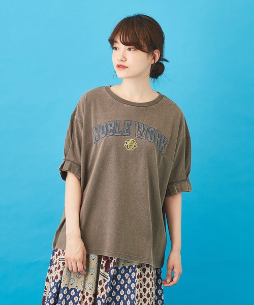 CUBE SUGAR（キューブシュガー）の「OE天竺 パウダー加工 袖タック Tシャツ（Tシャツ/カットソー・レディース・チャコールグレー/ホワイト/レッド・M）」の2枚目の写真