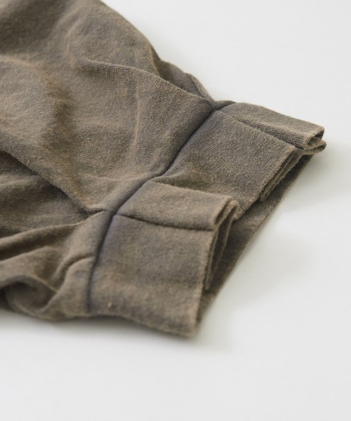 CUBE SUGAR（キューブシュガー）の「OE天竺 パウダー加工 袖タック Tシャツ（Tシャツ/カットソー・レディース・チャコールグレー/ホワイト/レッド・M）」の21枚目の写真