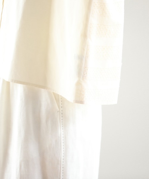 Pao de lo（パオデロ）の「【VOYAGE】【前後2WAY】タイプライターレース切替ブラウス（シャツ/ブラウス・レディース・ベージュ/ネイビー・9号）」の7枚目の写真