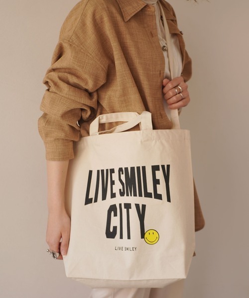 dictionary(ディクショナリー)の「【 LIVE SMILEY / ライブスマイリー 】 LIVE SMILEY SHOULDER 2WAY TOTE BAG(トートバッグ・レディース・オフホワイト/ホワイト×ネイビー/ホワイト×ブラック/ホワイト×ピンク・FREE)」の2枚目の写真