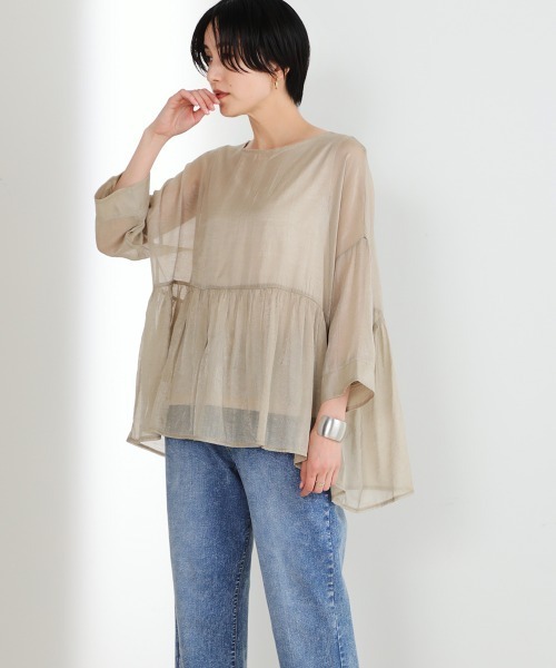 Bou Jeloud（ブージュルード）の「シアーギャザーフレアブラウス（シャツ/ブラウス・レディース・ベージュ/グレー/オフホワイト/サックスブルー・FREE）」の6枚目の写真