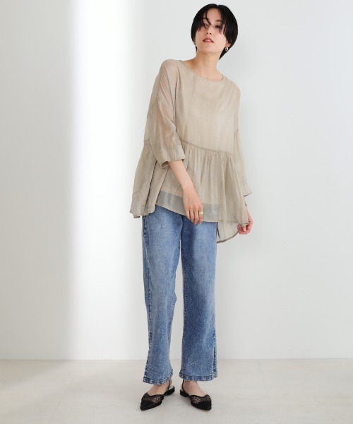 Bou Jeloud（ブージュルード）の「シアーギャザーフレアブラウス（シャツ/ブラウス・レディース・ベージュ/グレー/オフホワイト/サックスブルー・FREE）」の10枚目の写真