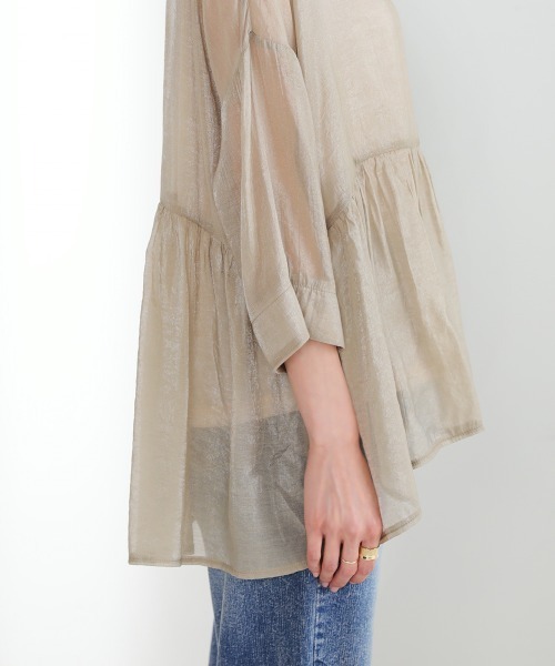 Bou Jeloud（ブージュルード）の「シアーギャザーフレアブラウス（シャツ/ブラウス・レディース・ベージュ/グレー/オフホワイト/サックスブルー・FREE）」の22枚目の写真