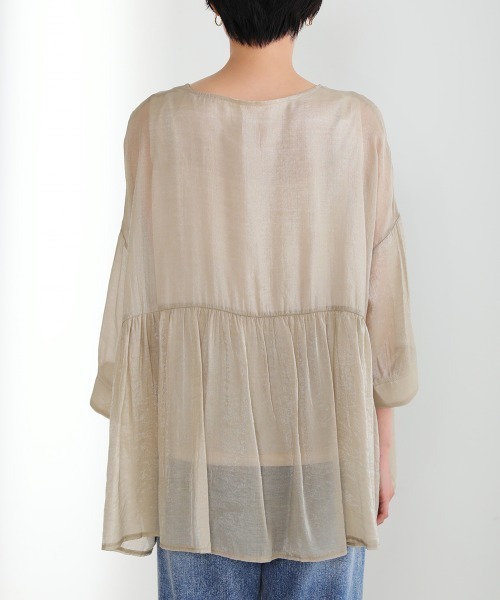 Bou Jeloud（ブージュルード）の「シアーギャザーフレアブラウス（シャツ/ブラウス・レディース・ベージュ/グレー/オフホワイト/サックスブルー・FREE）」の13枚目の写真