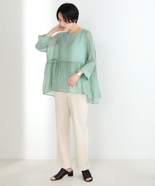 Bou Jeloud（ブージュルード）の「シアーギャザーフレアブラウス（シャツ/ブラウス・レディース・ベージュ/グレー/オフホワイト/サックスブルー・FREE）」の5枚目の写真