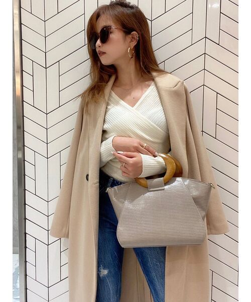 RESEXXY(リゼクシー)の「Vネックニット(ニット/セーター・レディース・ブラック・FREE)」の2枚目の写真