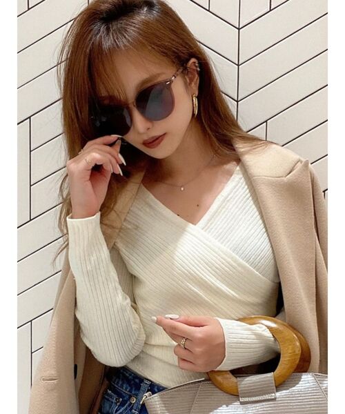 RESEXXY(リゼクシー)の「Vネックニット(ニット/セーター・レディース・ブラック・FREE)」の9枚目の写真