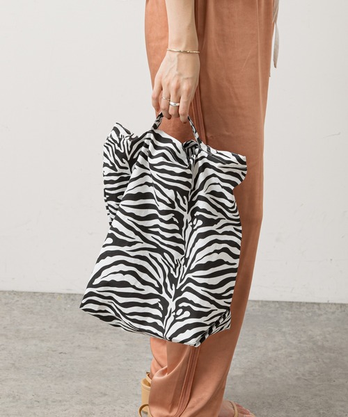 Omekashi（オメカシ）の「ゼブラトートバッグ（トートバッグ・レディース・オフホワイト/ベージュ・ONE SIZE）」の5枚目の写真