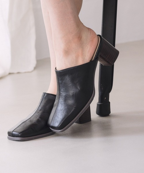 LEPSIM（レプシィム）の「ヒールサボサンダル　955126（サンダル・レディース・ブラック/ダークベージュ・LARGE/MEDIUM）」の2枚目の写真