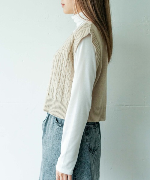 WEGO（ウィゴー）の「WEGO/ケーブルショートニットベスト（ベスト・レディース・ブラック/ベージュ/グリーン/キナリ・FREE）」の15枚目の写真