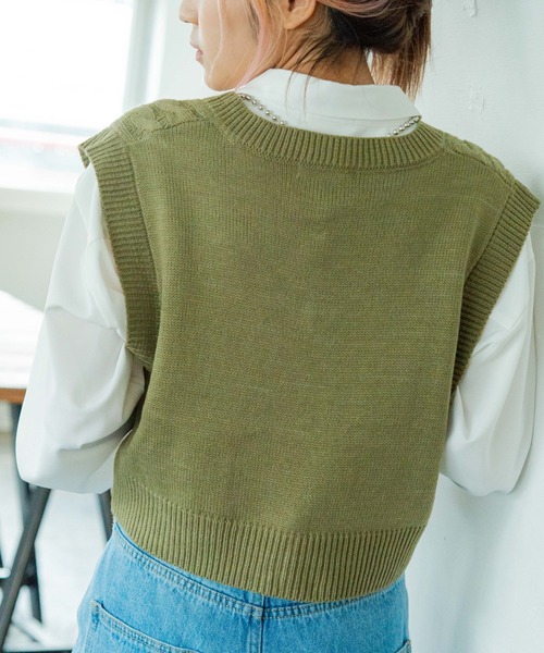 WEGO（ウィゴー）の「WEGO/ケーブルショートニットベスト（ベスト・レディース・ブラック/ベージュ/グリーン/キナリ・FREE）」の21枚目の写真