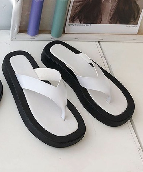 meJane（ミージェーン）の「ゴムソールトングサンダル【ZOZOTOWN限定】（サンダル・レディース・ホワイト/ブラック・S/M/L）」の3枚目の写真