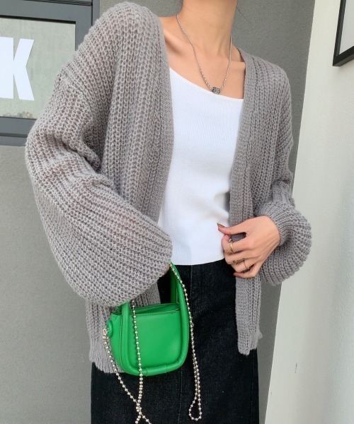 ABITOKYO(アビトーキョー)の「ボリュウームスリーブローゲージカーディガン(カーディガン/ボレロ・レディース・ブラック/ベージュ/グレー/アイボリー・FREE)」の4枚目の写真