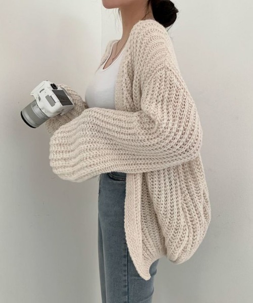 ABITOKYO(アビトーキョー)の「ボリュウームスリーブローゲージカーディガン(カーディガン/ボレロ・レディース・ブラック/ベージュ/グレー/アイボリー・FREE)」の12枚目の写真